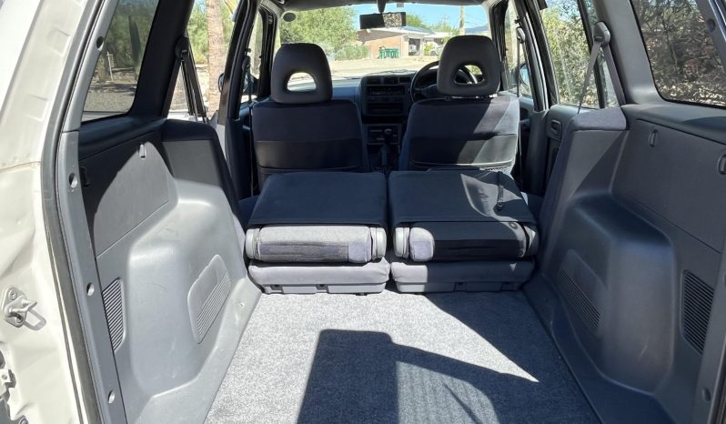 Toyota RAV4 L 4×4 1996 full