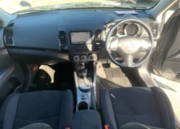Mitsubshi Outlander 2009 full