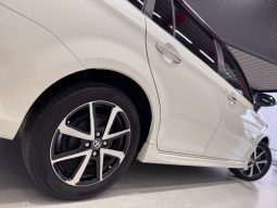 TOYOTA COROLLA FIELDER HYBRID G WxB 2017 full