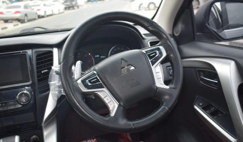 Mitsubishi Montero Sport 2016 full