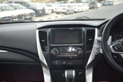 Mitsubishi Montero Sport 2016 full