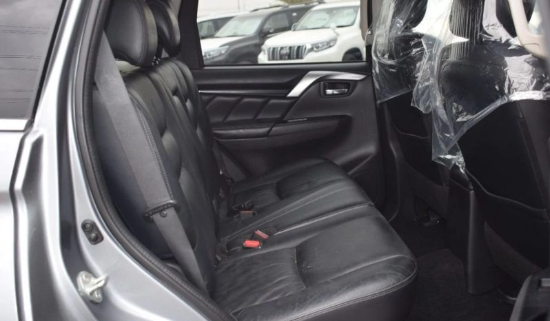 Mitsubishi Montero Sport 2016 full