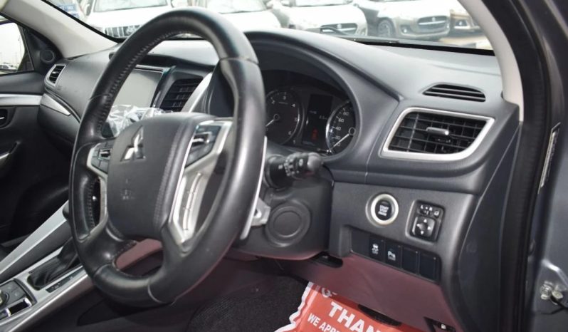 Mitsubishi Montero Sport 2016 full