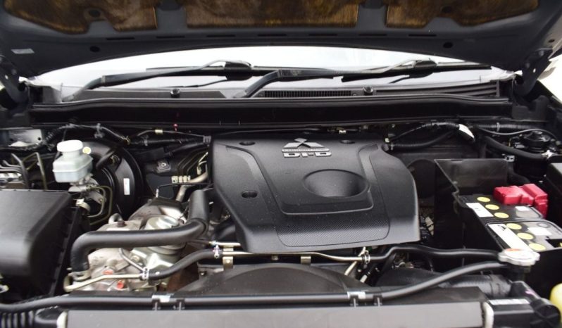 Mitsubishi Montero Sport 2016 full