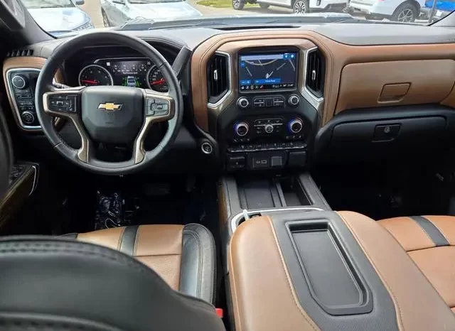 Chevrolet Silverado 2500 High Country 2022 full