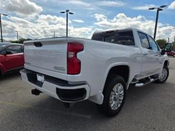Chevrolet Silverado 2500 High Country 2022 full