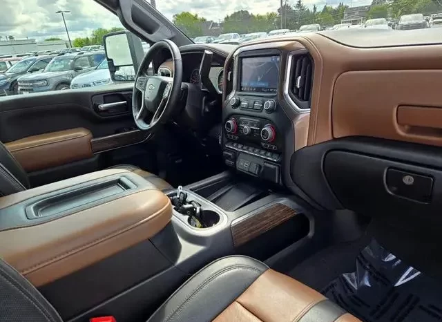 Chevrolet Silverado 2500 High Country 2022 full