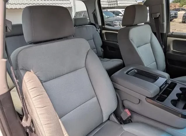 Chevrolet Silverado 2500 WT 2017 full