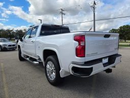 Chevrolet Silverado 2500 High Country 2022 full