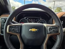 Chevrolet Silverado 2500 High Country 2022 full