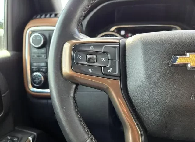 Chevrolet Silverado 2500 High Country 2022 full