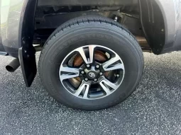 Toyota Tacoma TRD Sport 2017 full