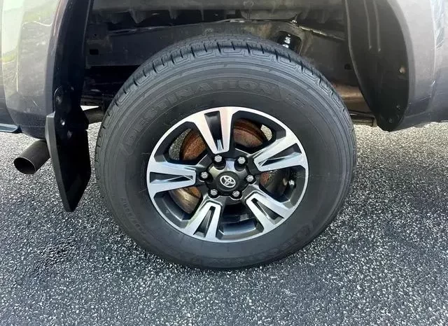 Toyota Tacoma TRD Sport 2017 full