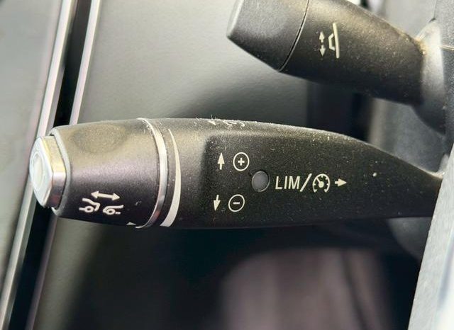 MERCEDES BENZ C-CLASS C200 AVANTGARDE AMG LINE 2015 full