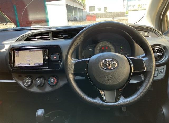 Toyota Vitz F 2017 full