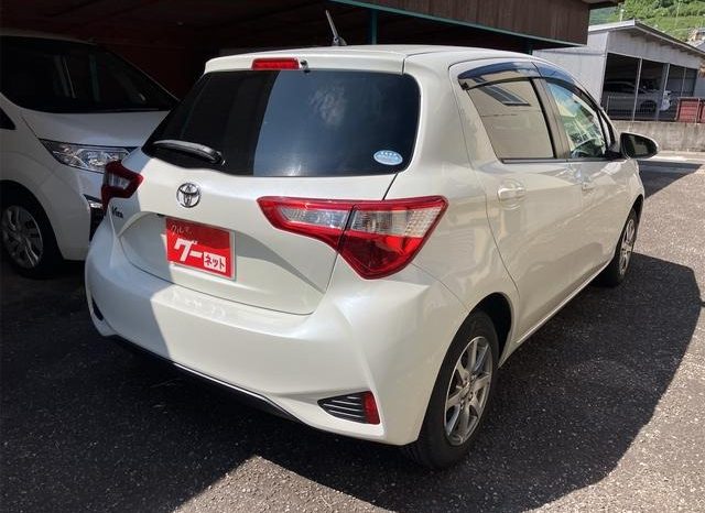 Toyota Vitz F 2017 full