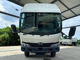 Hino Dutro Flat Body 2t or More and Less Than 5t 2017 full