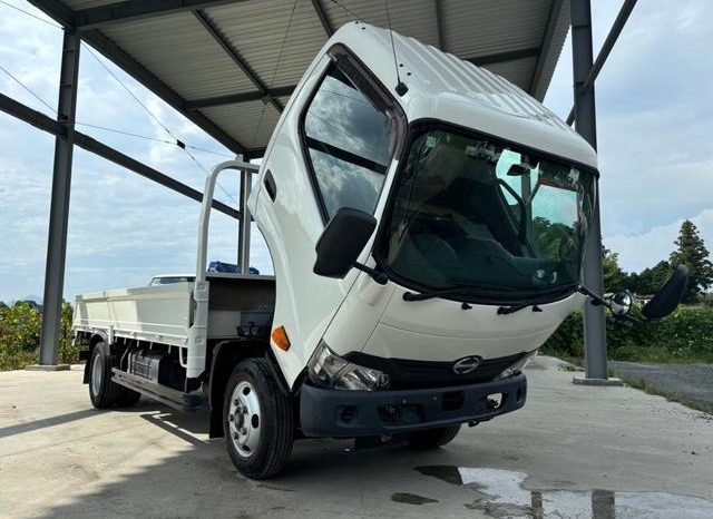 Hino Dutro Flat Body 2t or More and Less Than 5t 2017 full