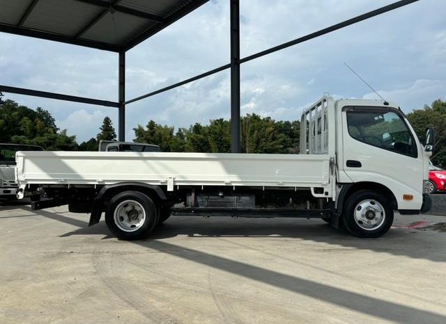 Hino Dutro Flat Body 2t or More and Less Than 5t 2017 full