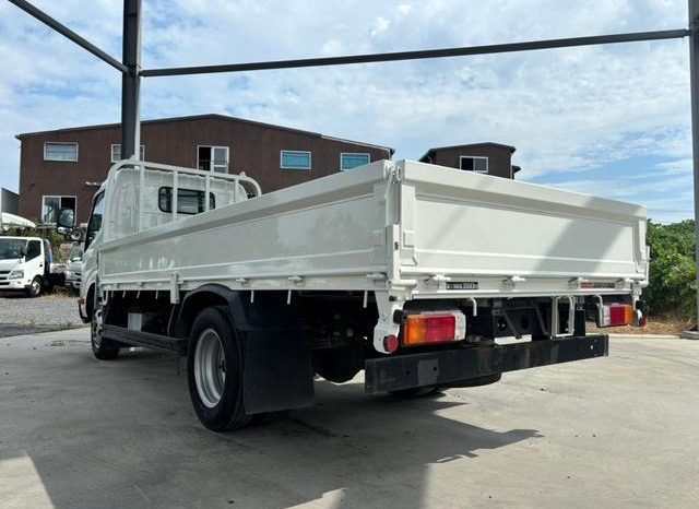 Hino Dutro Flat Body 2t or More and Less Than 5t 2017 full