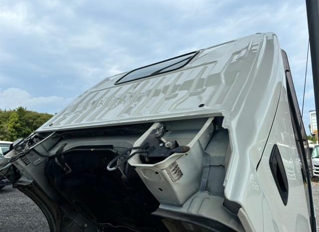 Hino Dutro Flat Body 2t or More and Less Than 5t 2017 full