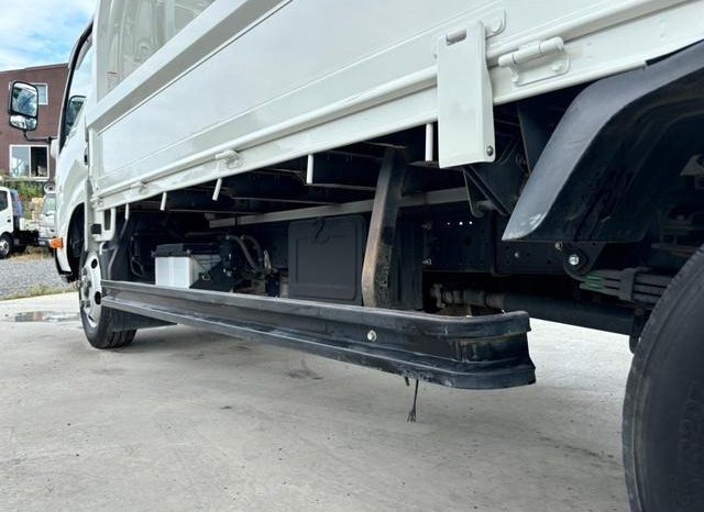 Hino Dutro Flat Body 2t or More and Less Than 5t 2017 full