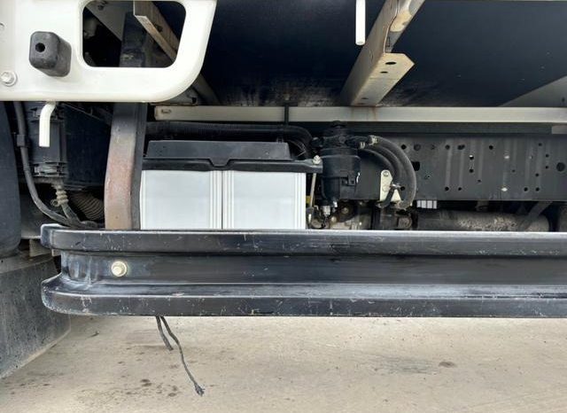 Hino Dutro Flat Body 2t or More and Less Than 5t 2017 full