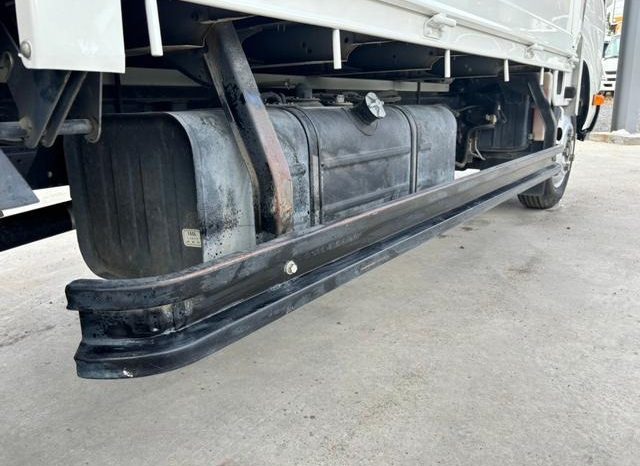 Hino Dutro Flat Body 2t or More and Less Than 5t 2017 full