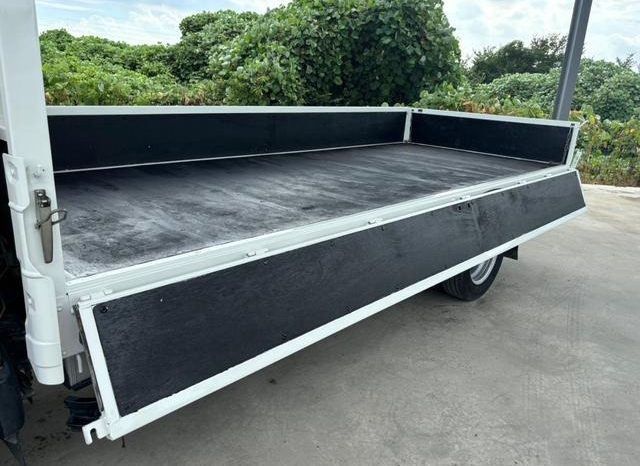 Hino Dutro Flat Body 2t or More and Less Than 5t 2017 full