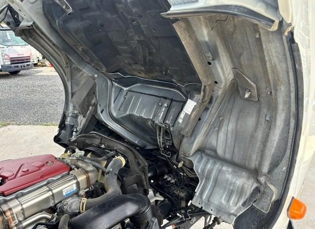 Hino Dutro Flat Body 2t or More and Less Than 5t 2017 full