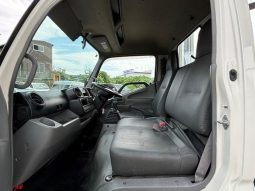 Hino Dutro Flat Body 2t or More and Less Than 5t 2017 full