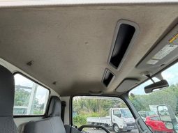 Hino Dutro Flat Body 2t or More and Less Than 5t 2017 full