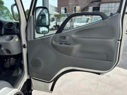 Hino Dutro Flat Body 2t or More and Less Than 5t 2017 full