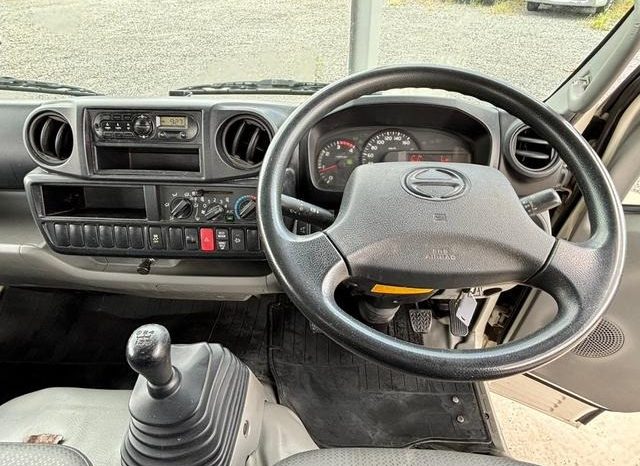 Hino Dutro Flat Body 2t or More and Less Than 5t 2017 full