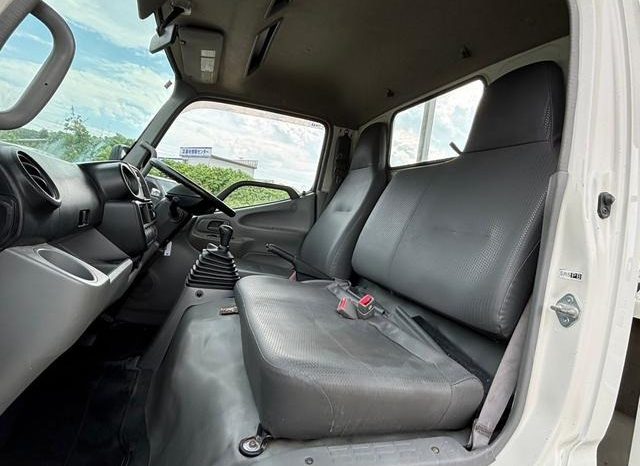 Hino Dutro Flat Body 2t or More and Less Than 5t 2017 full