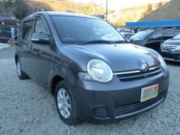 TOYOTA SIENTA X LIMITED 2010 full