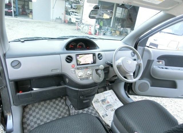 TOYOTA SIENTA X LIMITED 2010 full