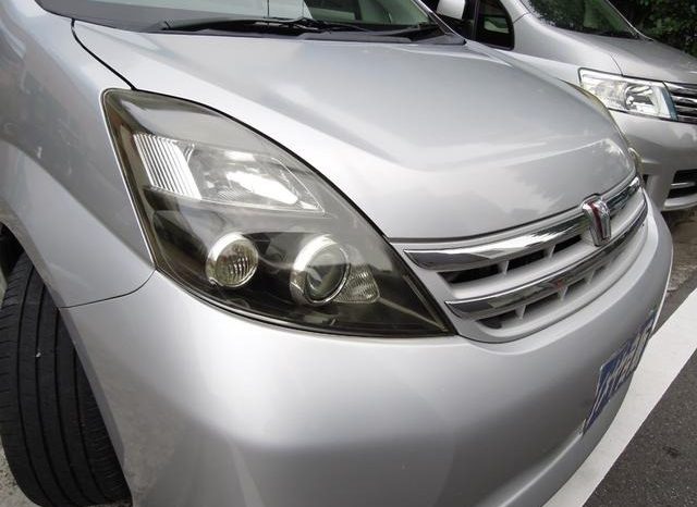 Toyota ISIS Plantana U Selection 2010 full