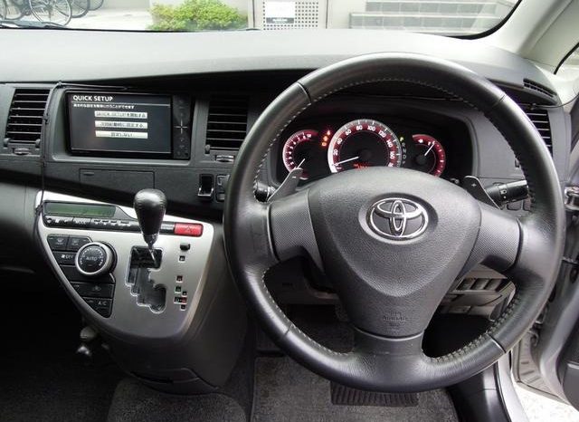 Toyota ISIS Plantana U Selection 2010 full