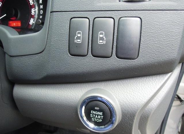 Toyota ISIS Plantana U Selection 2010 full