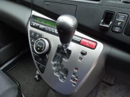 Toyota ISIS Plantana U Selection 2010 full