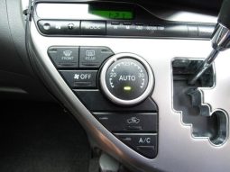 Toyota ISIS Plantana U Selection 2010 full