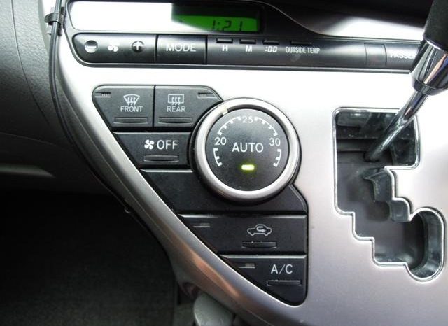 Toyota ISIS Plantana U Selection 2010 full