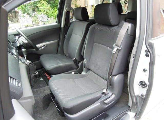 Toyota ISIS Plantana U Selection 2010 full