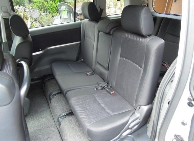 Toyota ISIS Plantana U Selection 2010 full