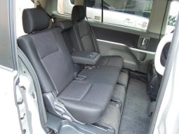 Toyota ISIS Plantana U Selection 2010 full