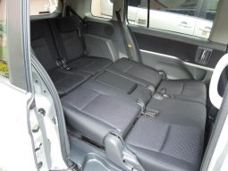 Toyota ISIS Plantana U Selection 2010 full