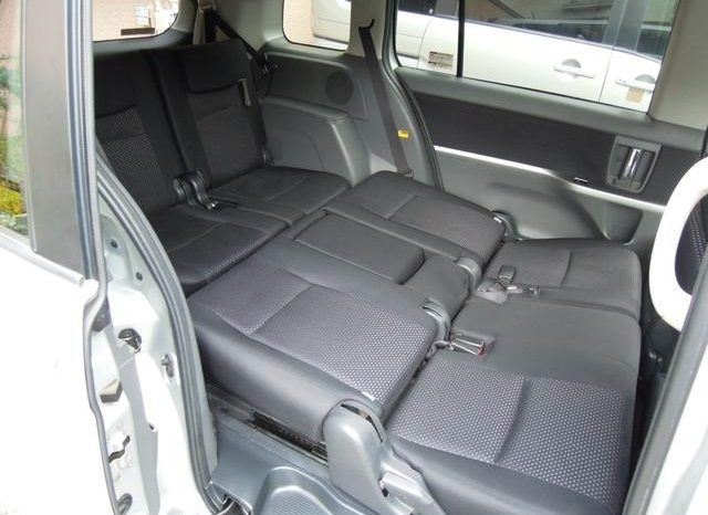 Toyota ISIS Plantana U Selection 2010 full