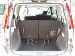 Toyota ISIS Plantana U Selection 2010 full