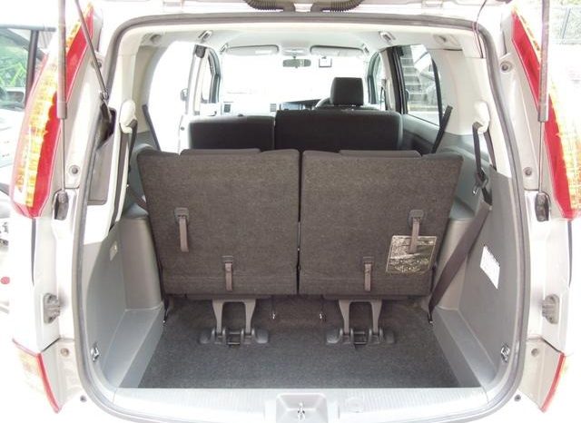 Toyota ISIS Plantana U Selection 2010 full